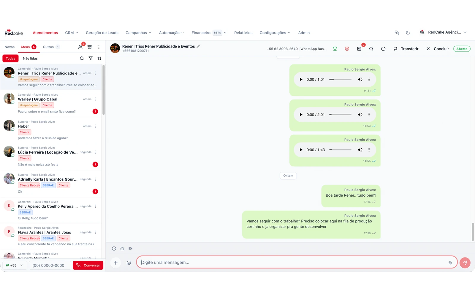 Dashboard do RedCake CRM mostrando funil de vendas e integração WhatsApp