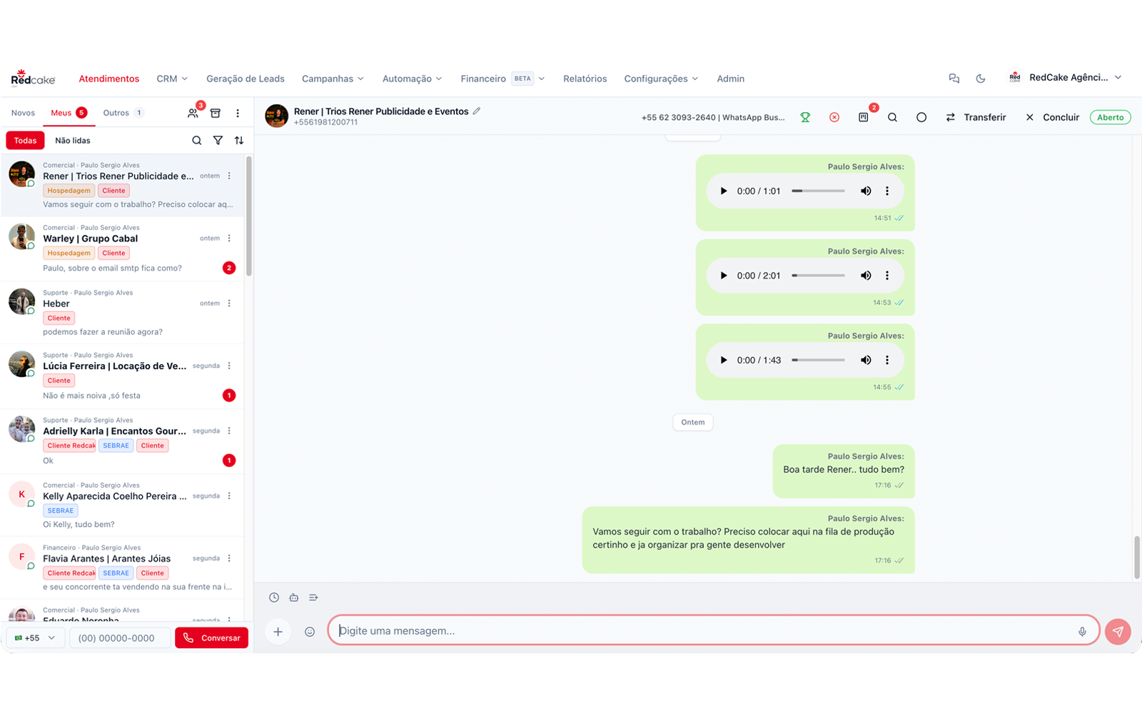 Dashboard do RedCake CRM mostrando funil de vendas e integração WhatsApp